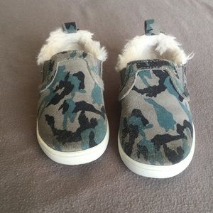 Monkey Feet Fleece Lined Camo Slides